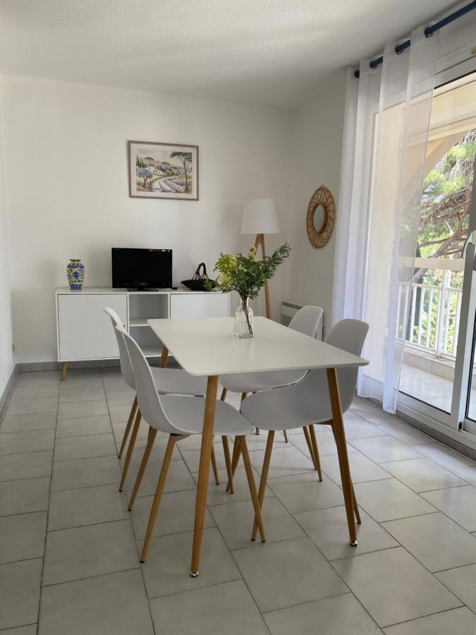 Superbe Appartement Cosy Vue Mer Pieds Dans L'Eau Cavalaire-sur-Mer Bagian luar foto